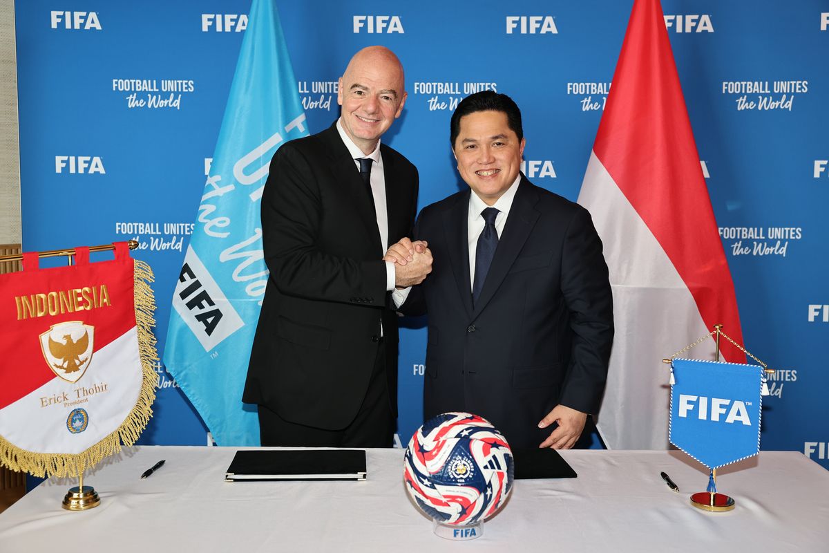 Mengapa Erick Thohir Membela Gianni Infantino di Tengah Penolakan Dunia Sepak Bola?